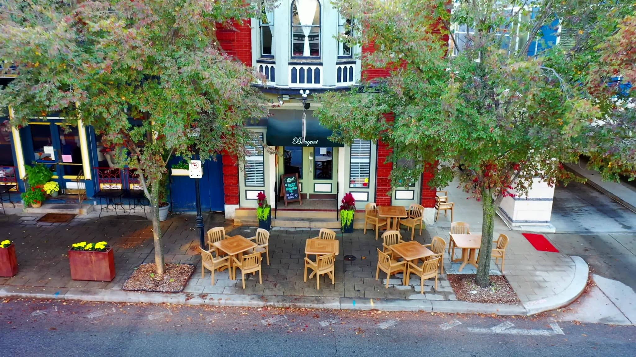 Bouquet-Exterior2_A8E390F4-5056-B3A8-4925ADF89F94C519-a8e38fc85056b3a_a8e39ddc-5056-b3a8-49f275336fc8c5d2