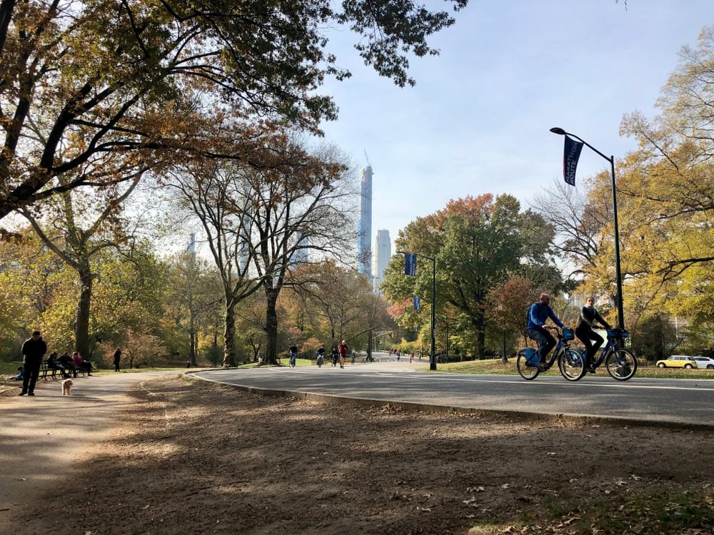 New,York,,Usa,-,November,11,,2019:,People,Running,,Walking